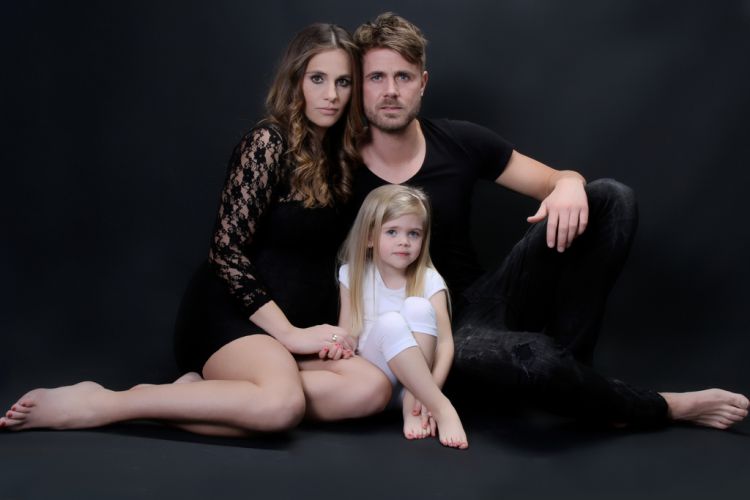 Facelounge von Sima Koocheki ist spezialisiert auf Portrait, Beauty- und Modefotografie
portraitfotos-fotostudio-oldenburg-Facelounge-Portrait-Beauty-Bremen-fotografie-makeup-portfolio-foto-frau-mann.