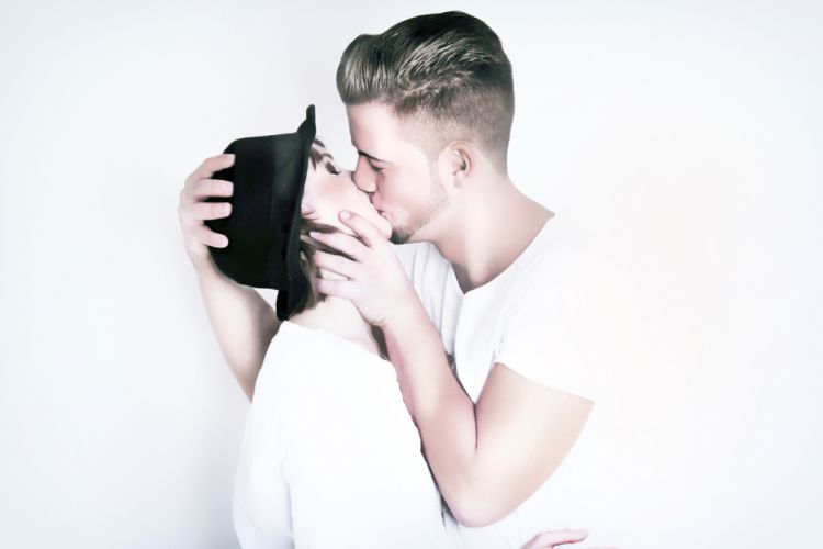Facelounge von Sima Koocheki ist spezialisiert auf Portrait, Beauty- und Modefotografie
portraitfotos-fotostudio-oldenburg-Facelounge-Portrait-Beauty-Bremen-fotografie-makeup-portfolio-foto-frau-mann.