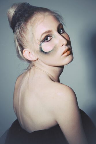 Facelounge von Sima Koocheki ist spezialisiert auf Portrait, Beauty- und Modefotografie
portraitfotos-fotostudio-oldenburg-Facelounge-Portrait-Beauty-Bremen-fotografie-makeup-portfolio-foto-frau-mann.