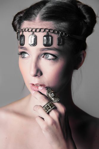 Facelounge von Sima Koocheki ist spezialisiert auf Portrait, Beauty- und Modefotografie
portraitfotos-fotostudio-oldenburg-Facelounge-Portrait-Beauty-Bremen-fotografie-makeup-portfolio-foto-frau-mann.